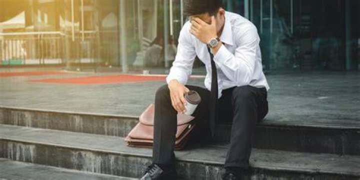 Does Dislocated worker mean unemployed?
