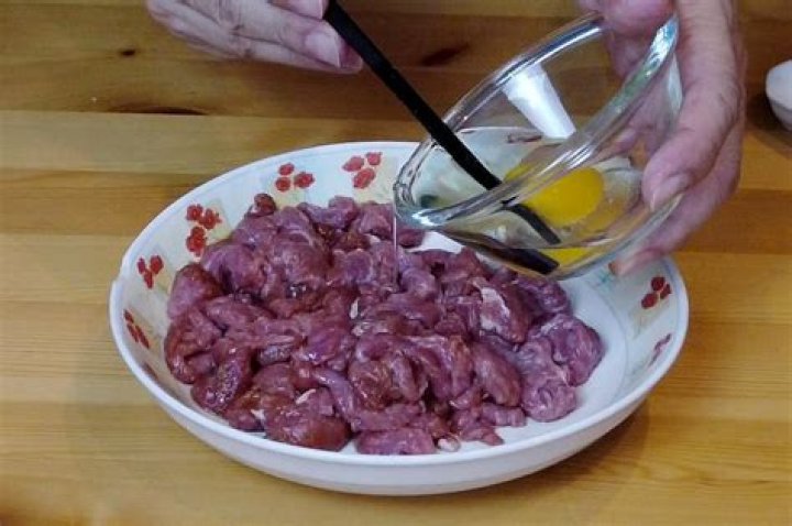 Does egg white tenderize meat?