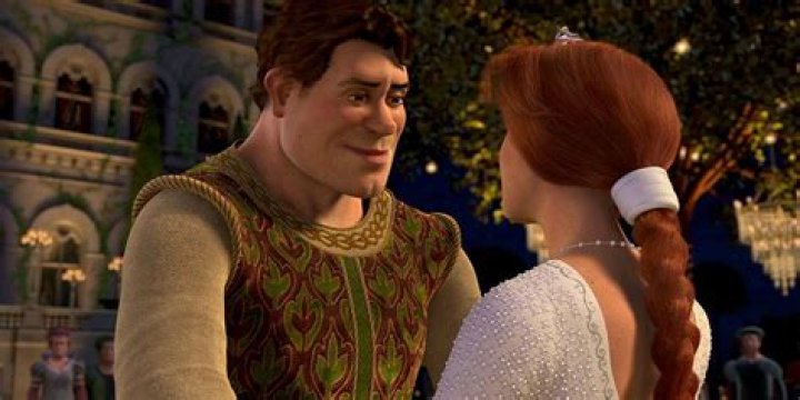Does Fiona go to Ian's wedding?