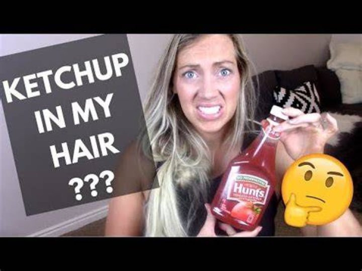 Does ketchup fix green hair?