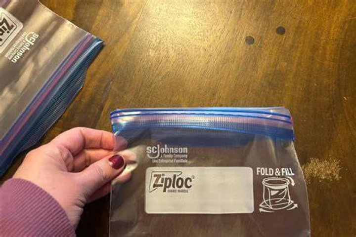 Does makeup need to be in a Ziploc bag?