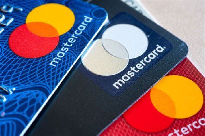 Does Mastercard issue credit cards?
