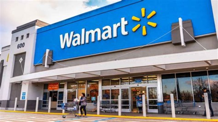 Does Pakistan have a Walmart store?