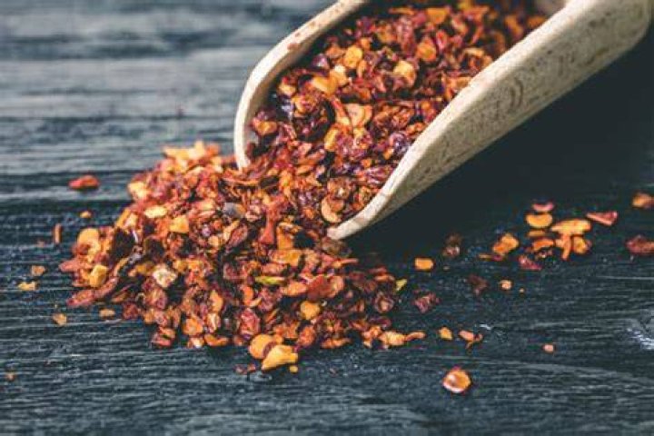 Does red pepper flakes keep rats away?