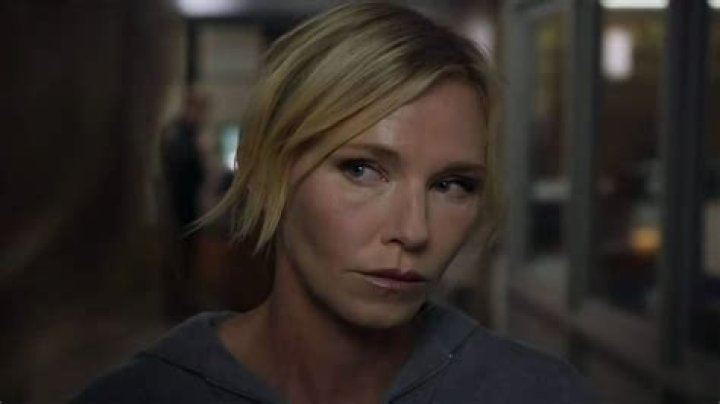 Does Rollins sister come back?
