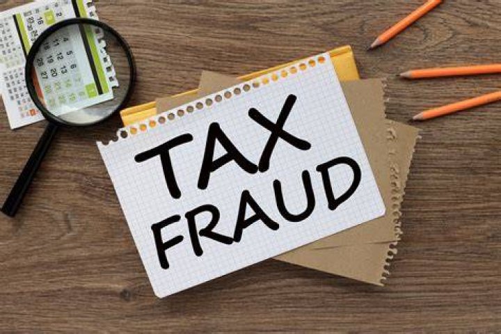 Does the IRS deal with tax fraud?