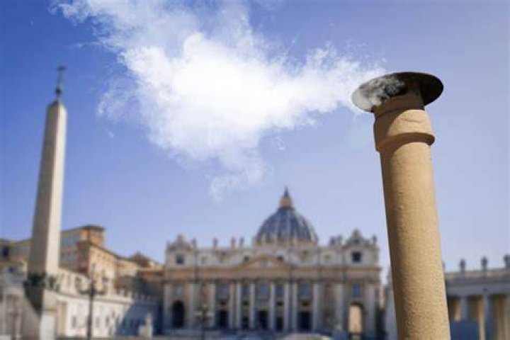 Does the Pope smoke?