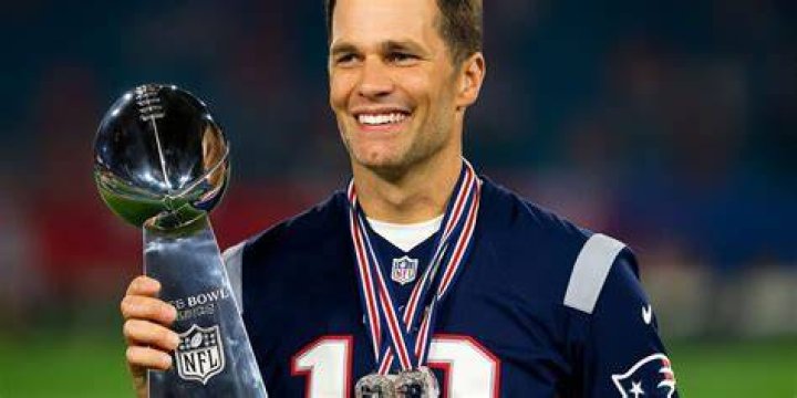 Does Tom Brady use a mouthguard?