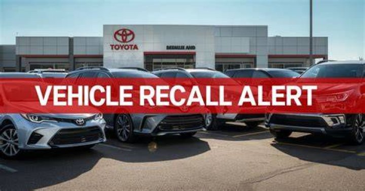 Does Toyota or Honda have more recalls?