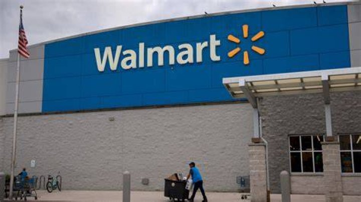 Does Walmart get paid for Christmas?