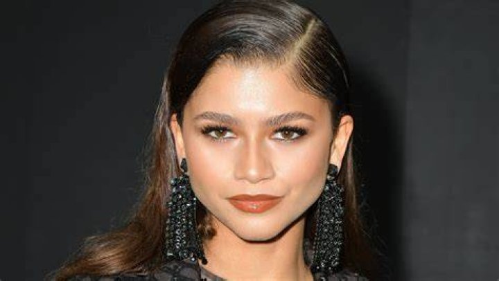 Does Zendaya have septum?