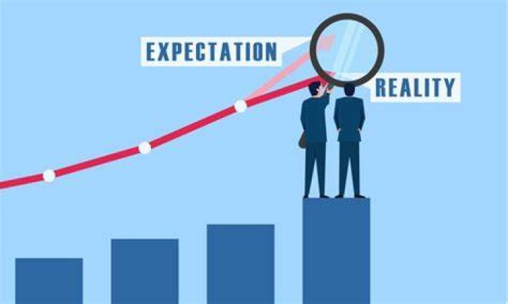 How can a service marketer deal with unrealistic expectation?