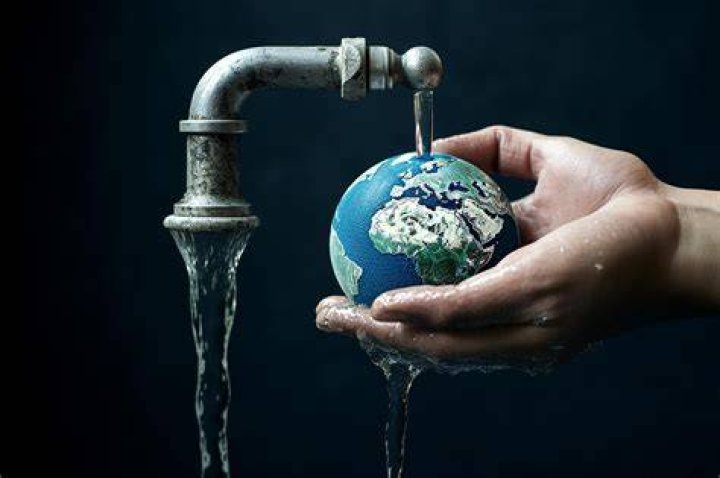 How can businesses reduce water use?