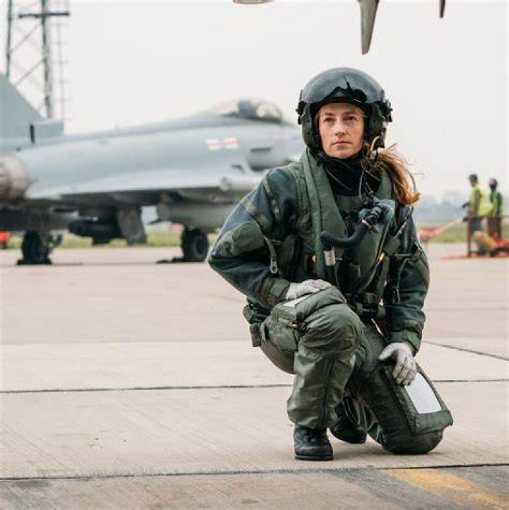 How competitive is it to become an RAF pilot?