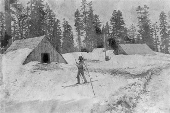 How deep was the snow at the Donner Camp on December 1st?