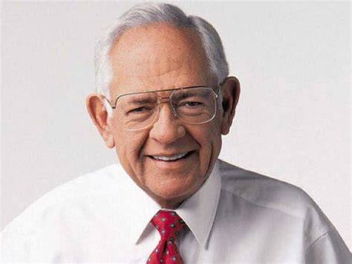 How did Dave Thomas start his business?