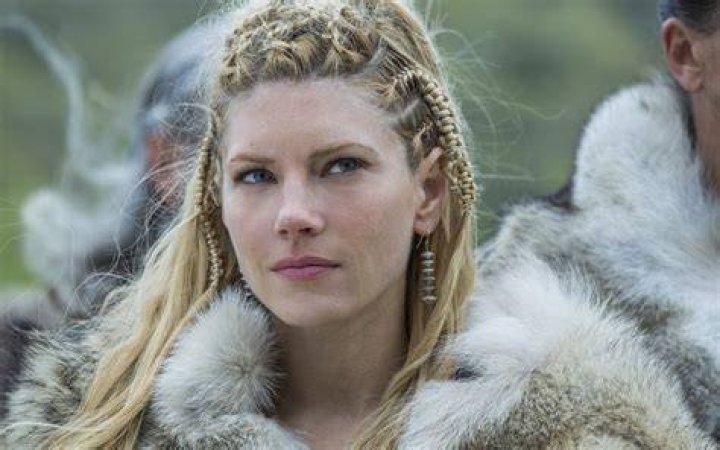 How did Lagertha become queen?