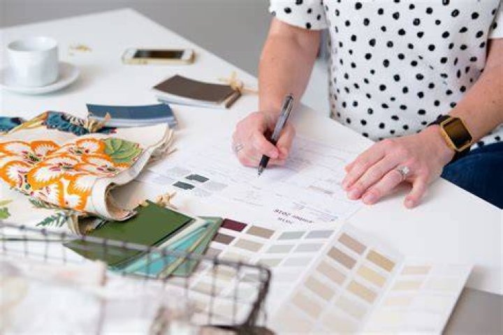 How do I become an interior decorator for self employed?