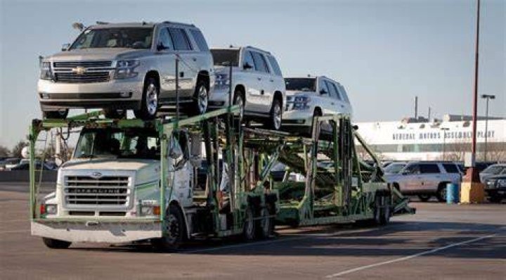 How do I track my GM vehicle order?