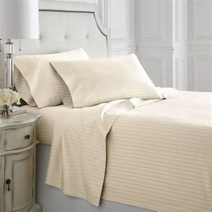 How do you get Egyptian cotton sheets white again?