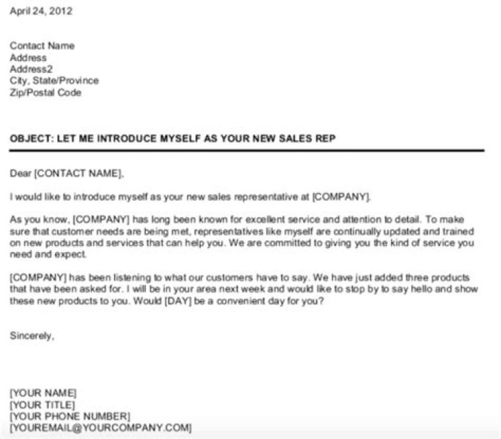 How do you introduce yourself to a potential client in an email?