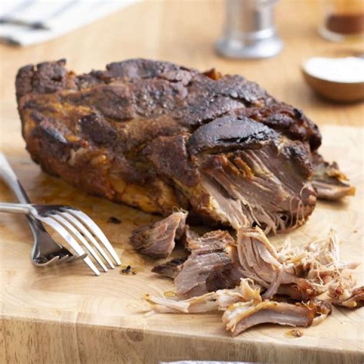 How do you moisten pulled pork?