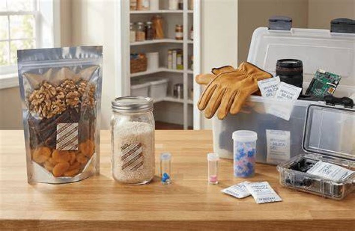 How do you reactivate silica desiccant?