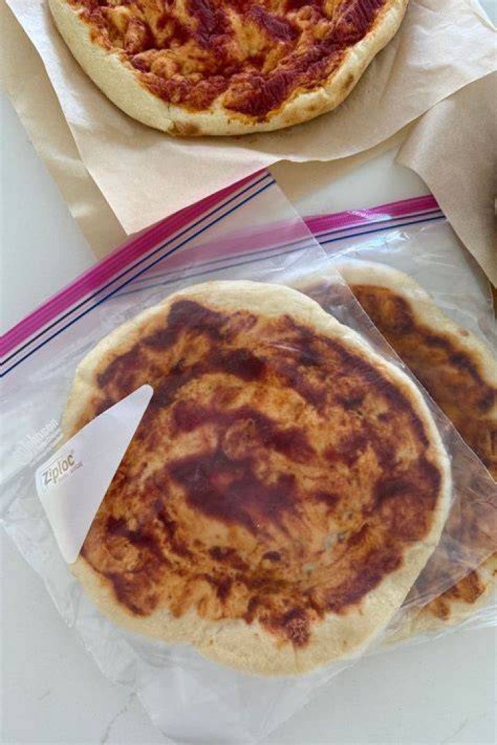 How do you stack pizza bases?