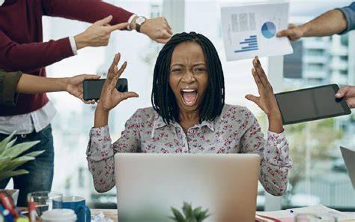 How do you tell if a small business is struggling?