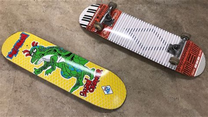 How does a professional skateboarder make money?
