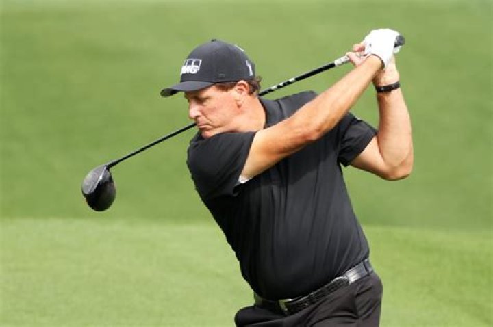 How far does Phil Mickelson drive the ball?