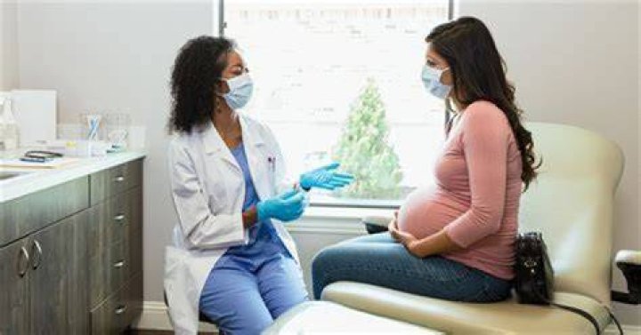 How long do gynecologists work a week?