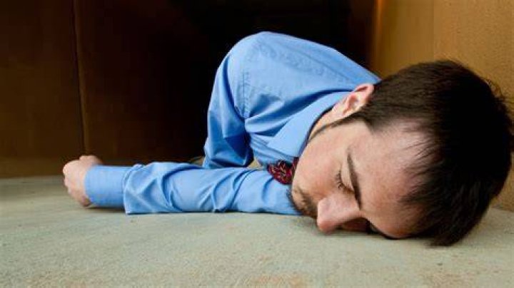 How long does a person stay unconscious after being knocked out?