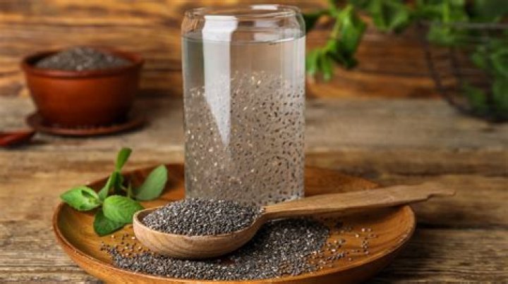 How long should I soak chia seeds?