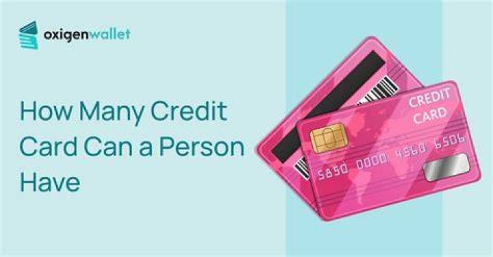 How many credit cards does a rich person have?