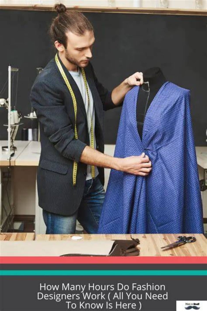 How many days a week do fashion designers work?