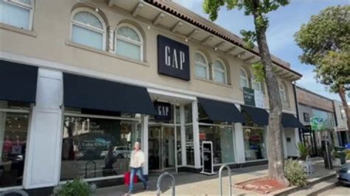 How many Gap stores exist?