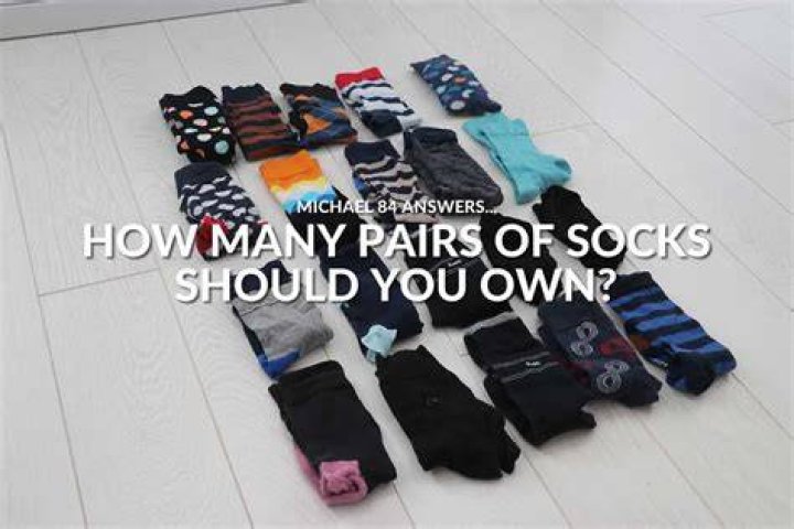 How many pairs of socks should I own minimalist?