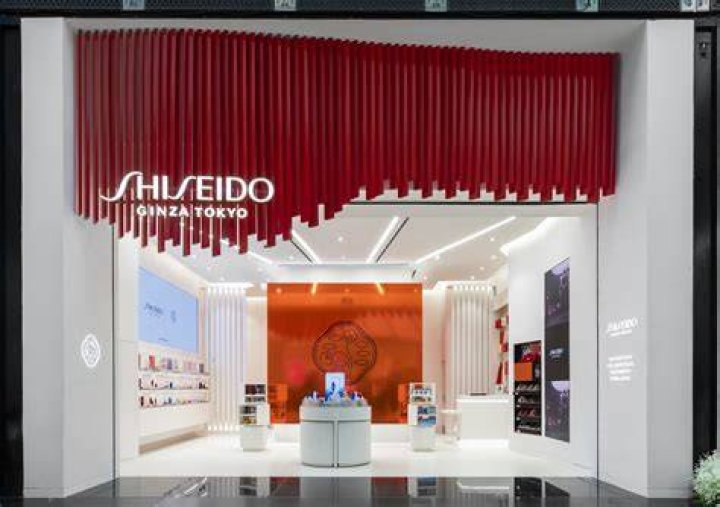 How many Shiseido stores are there?