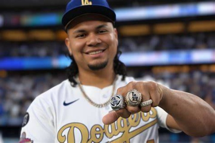 How many World Series rings does Jonny Gomes have?