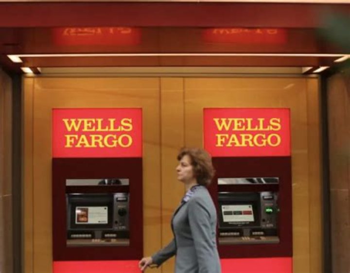 How much a Wells Fargo teller makes?