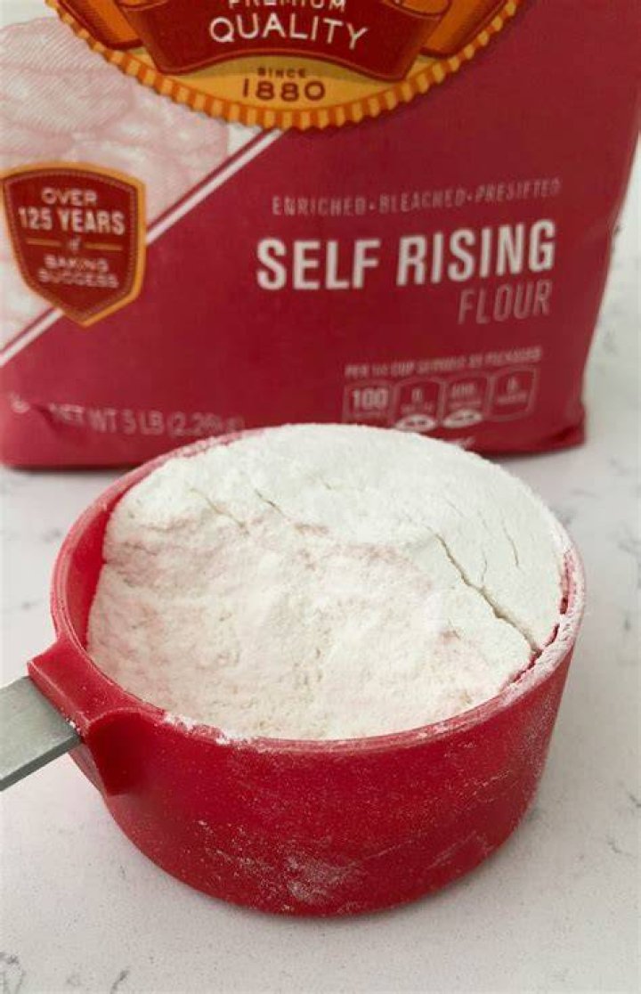 How much baking soda do I put in self-rising flour?