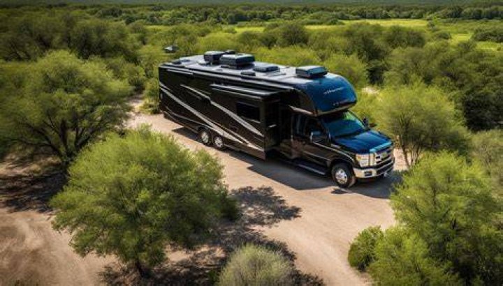 How much can an RV tech make?