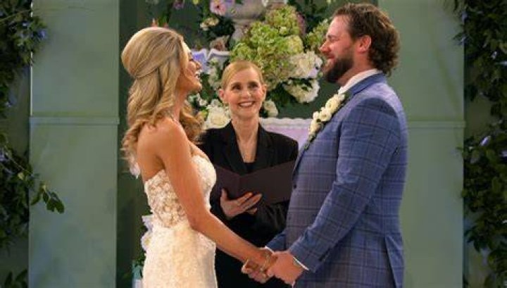 How much debt does Amber from Love Is Blind have?