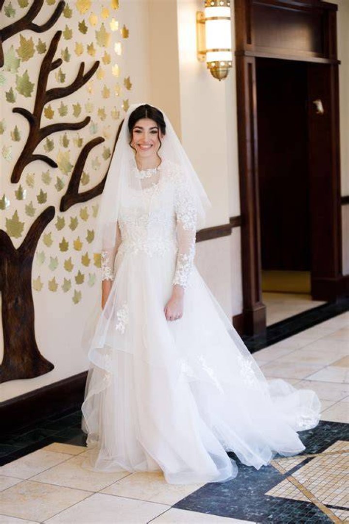 How much did Susie's dress cost on The Bachelor?