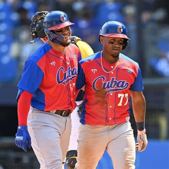 How much do baseball players in Cuba make?