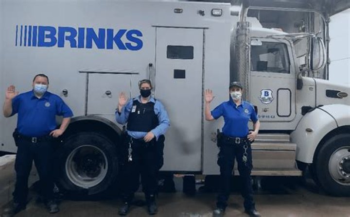 How much do Brinks armed guards make?