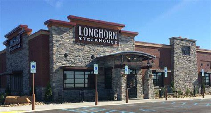 How much do busboys get tipped?