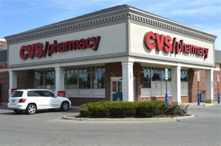 How much do CVS cashiers make in California?