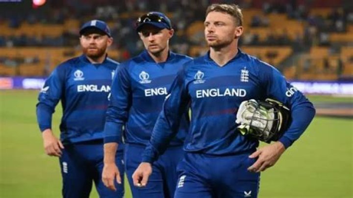 How much do England cricket players earn?